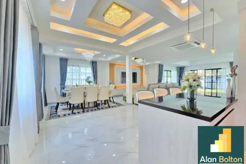 Casa de 4 dormitorios en Pattaya, Tailandia № 210756 - foto 16