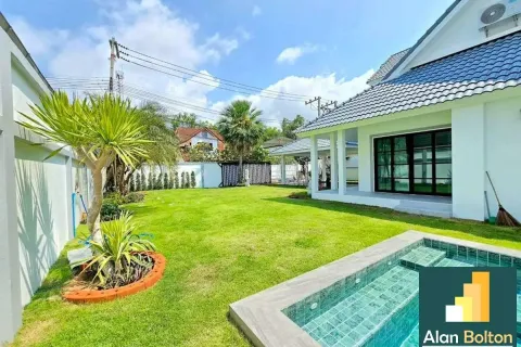 Casa de 4 dormitorios en Pattaya, Tailandia № 210756 - foto 6