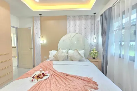 Casa de 4 dormitorios en Pattaya, Tailandia № 210756 - foto 27