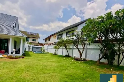 Casa de 4 dormitorios en Pattaya, Tailandia № 210756 - foto 12
