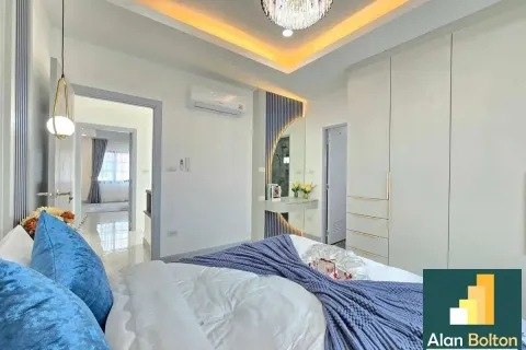 Casa de 4 dormitorios en Pattaya, Tailandia № 210756 - foto 7