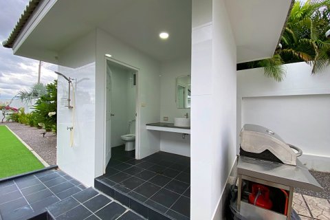 Villa in Pran Buri, Thailand 3 bedrooms № 168746 - photo 9