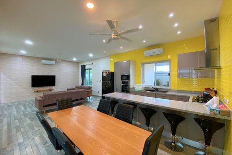 Villa in Pran Buri, Thailand 3 bedrooms № 168746 - photo 22