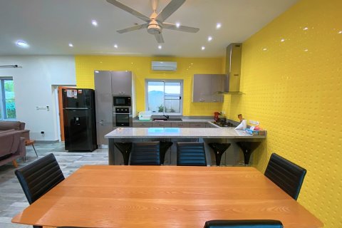 Villa in Pran Buri, Thailand 3 bedrooms № 168746 - photo 21