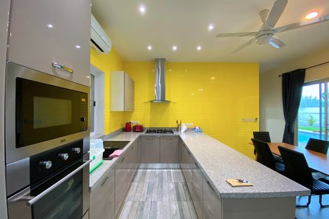 Villa in Pran Buri, Thailand 3 bedrooms № 168746 - photo 25