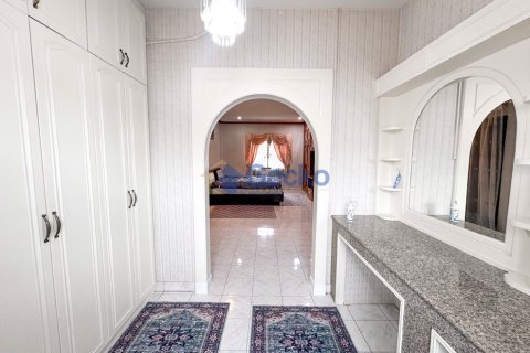House in Pattaya, Thailand 5 bedrooms № 196526 - photo 30