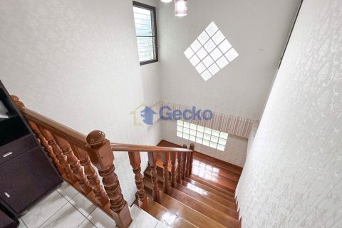 House in Pattaya, Thailand 5 bedrooms № 196526 - photo 23