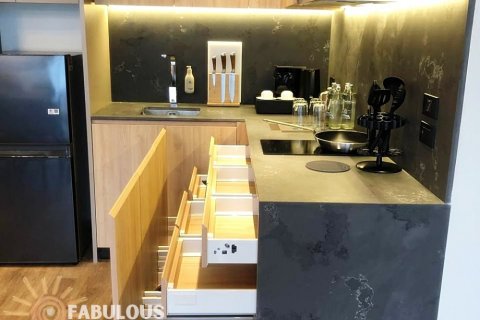 Condo in Bang Tao, Thailand, 2 bedrooms № 179332 - photo 2
