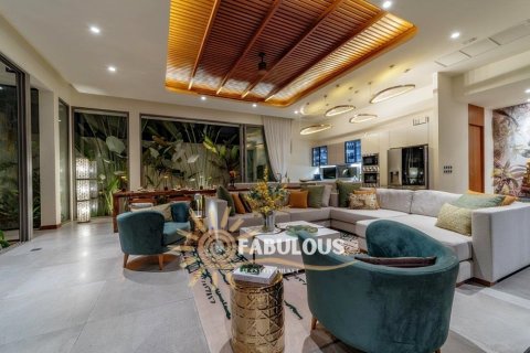 Villa in Bang Tao, Thailand 4 bedrooms № 179330 - photo 6