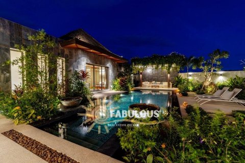 Villa in Bang Tao, Thailand 4 bedrooms № 179330 - photo 3