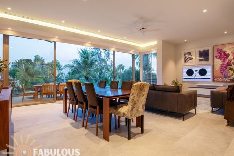 Penthouse in Bang Tao, Thailand 3 bedrooms № 179334 - photo 7