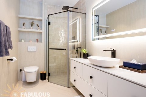 Penthouse in Bang Tao, Thailand 3 bedrooms № 179334 - photo 15