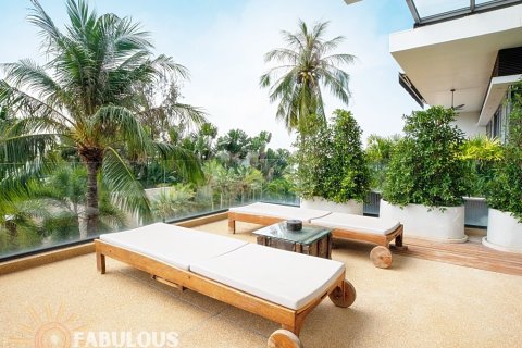 Penthouse in Bang Tao, Thailand 3 bedrooms № 179334 - photo 11