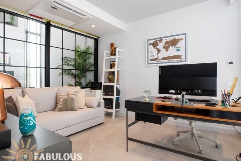 Penthouse in Bang Tao, Thailand 3 bedrooms № 179334 - photo 5