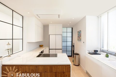 Penthouse in Bang Tao, Thailand 3 bedrooms № 179334 - photo 13