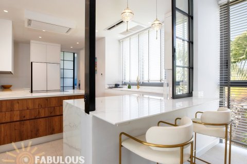 Penthouse in Bang Tao, Thailand 3 bedrooms № 179334 - photo 14
