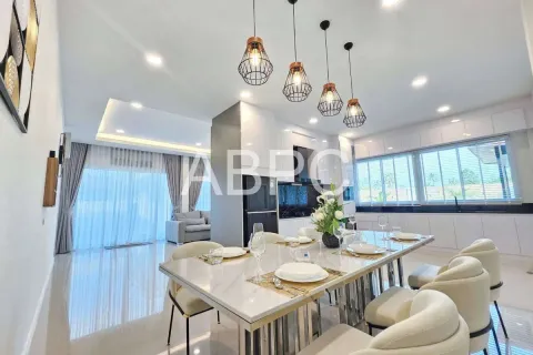 Casa de 3 dormitorios en Pattaya, Tailandia № 211965 - foto 4