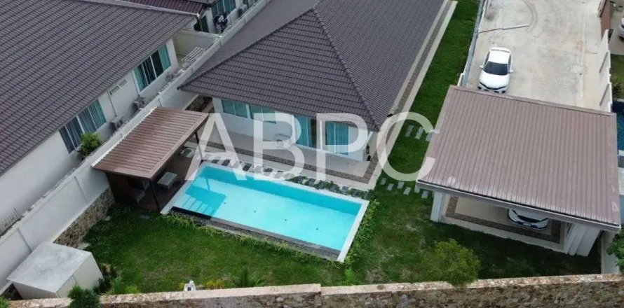 Casa de 3 dormitorios en Pattaya, Tailandia № 211965