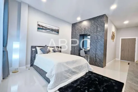 Casa de 3 dormitorios en Pattaya, Tailandia № 211965 - foto 9