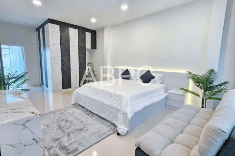 Casa de 3 dormitorios en Pattaya, Tailandia № 211965 - foto 14