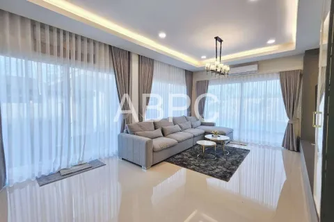 Casa de 3 dormitorios en Pattaya, Tailandia № 211965 - foto 5