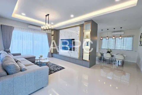 Casa de 3 dormitorios en Pattaya, Tailandia № 211965 - foto 15