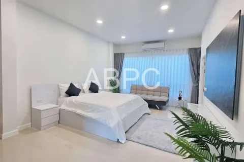Casa de 3 dormitorios en Pattaya, Tailandia № 211965 - foto 2