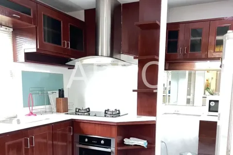 Casa de 3 dormitorios en Jomtien Beach, Pattaya, Tailandia № 211962 - foto 8