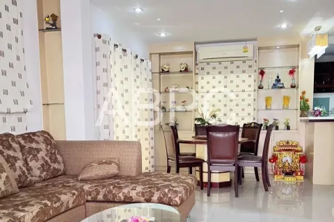 Casa de 3 dormitorios en Jomtien Beach, Pattaya, Tailandia № 211962 - foto 3