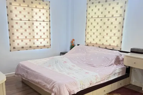 Casa de 3 dormitorios en Jomtien Beach, Pattaya, Tailandia № 211962 - foto 17