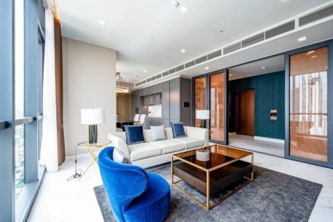 Condo in Bangkok, Thailand, 2 bedrooms  № 181052 - photo 2