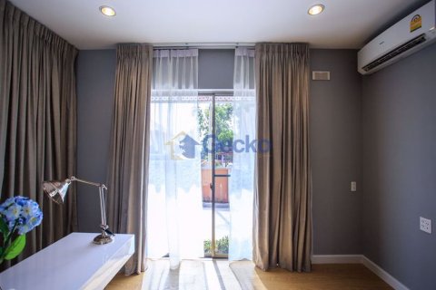 House in Pattaya, Thailand 4 bedrooms № 197226 - photo 5