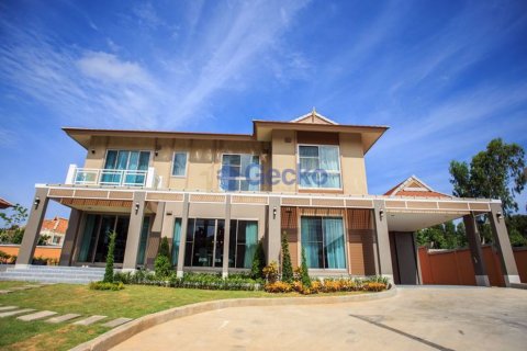 House in Pattaya, Thailand 4 bedrooms № 197226 - photo 9