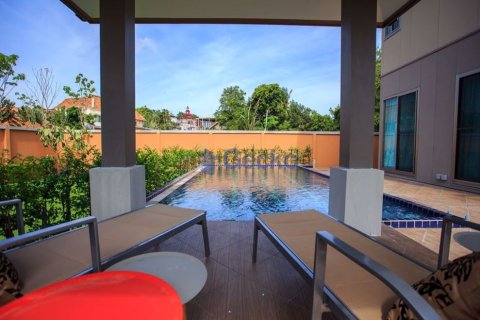 House in Pattaya, Thailand 4 bedrooms № 197226 - photo 23