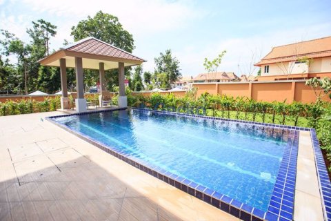 House in Pattaya, Thailand 4 bedrooms № 197226 - photo 2