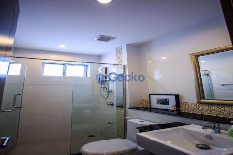 House in Pattaya, Thailand 4 bedrooms № 197226 - photo 21