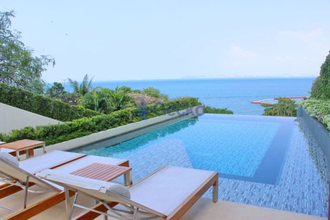 Condo in Pattaya, Thailand, 2 bedrooms  № 197223