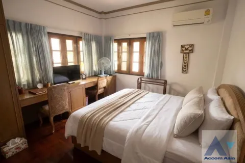 Casa de 4 dormitorios en Watthana, Bangkok, Tailandia № 214331 - foto 9