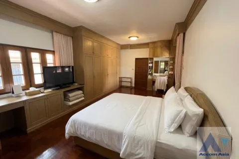 Casa de 4 dormitorios en Watthana, Bangkok, Tailandia № 214331 - foto 10
