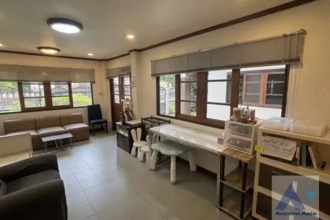 Casa de 4 dormitorios en Watthana, Bangkok, Tailandia № 214331 - foto 4