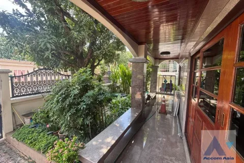 Casa de 4 dormitorios en Watthana, Bangkok, Tailandia № 214331 - foto 15