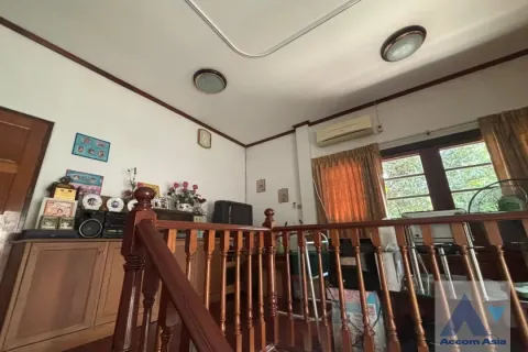 Casa de 4 dormitorios en Watthana, Bangkok, Tailandia № 214331 - foto 13
