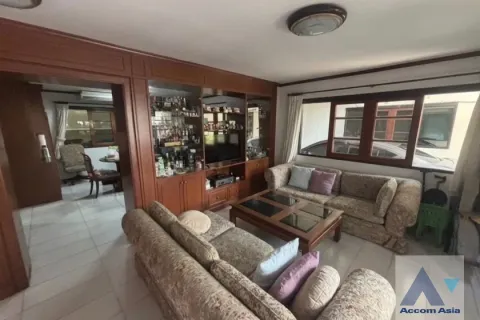 Casa de 4 dormitorios en Watthana, Bangkok, Tailandia № 214331 - foto 3