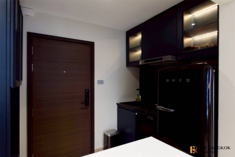 Condo in Bangkok, Thailand, 1 bedroom № 186833 - photo 1