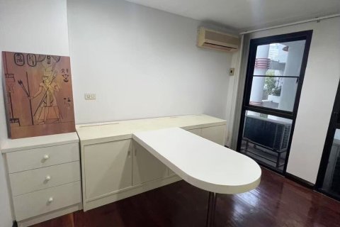 Condo à Pathum Wan, Bangkok, Thaïlande, 3 chambres  № 170569 - photo 11