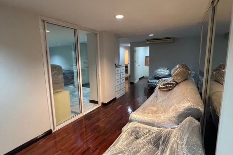 Condo à Pathum Wan, Bangkok, Thaïlande, 3 chambres  № 170569 - photo 15