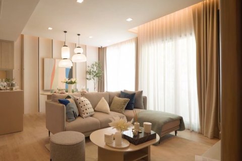 Condo in Bangkok, Thailand, 2 bedrooms  № 139824 - photo 9