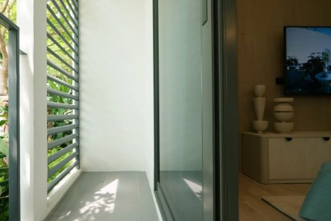 Condo in Bangkok, Thailand, 2 bedrooms  № 139824 - photo 8