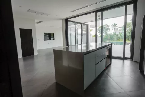 Villa in Nakhon Si Thammarat, Thailand 4 bedrooms № 139830 - photo 11