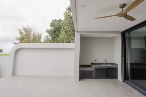 Villa in Nakhon Si Thammarat, Thailand 4 bedrooms № 139830 - photo 8